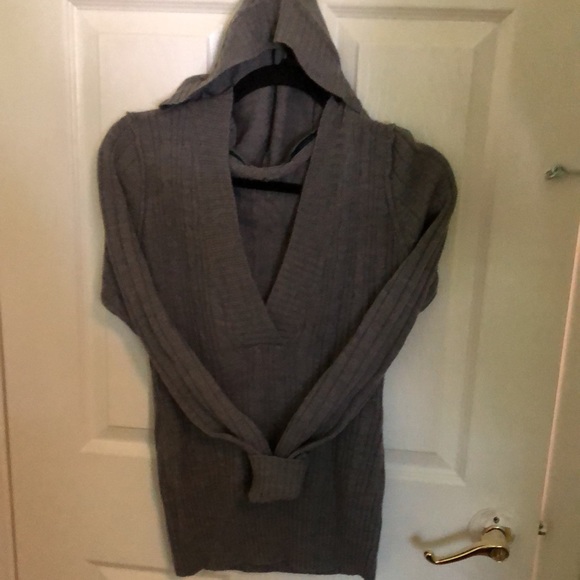 2 Hooded sweaters Size medium - Picture 2 of 5